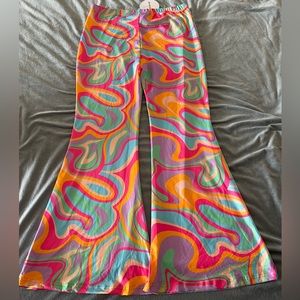 Women’s Groovy/60’s-70’s inspired stretch pants with bell bottoms -Size XL.